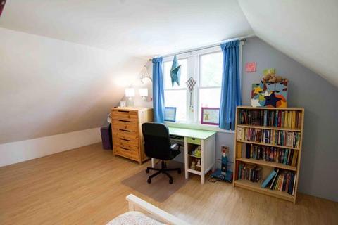2931 N Gresham Ave, Chicago, IL 60618 photo 19