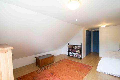 2931 N Gresham Ave, Chicago, IL 60618 photo 17