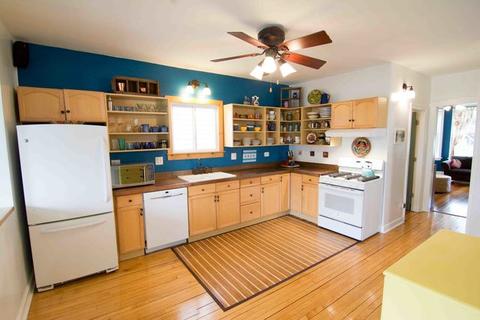 2931 N Gresham Ave, Chicago, IL 60618 photo 10