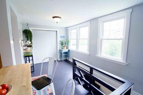 2931 N Gresham Ave, Chicago, IL 60618 photo 13