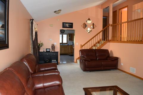 219 E Maxon Ln, Streamwood, IL 60107 photo 4