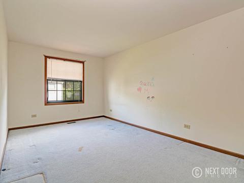 4554 Opal Dr, Hoffman Estates, IL 60192 photo 5