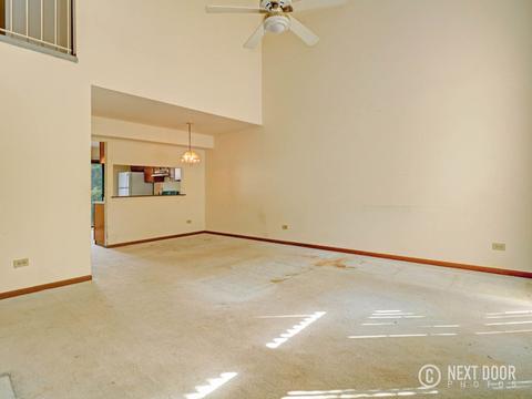 4554 Opal Dr, Hoffman Estates, IL 60192 photo 2