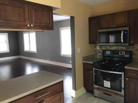 829 E Benton St, Aurora, IL 60505 photo 8