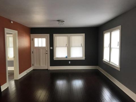829 E Benton St, Aurora, IL 60505 photo 4