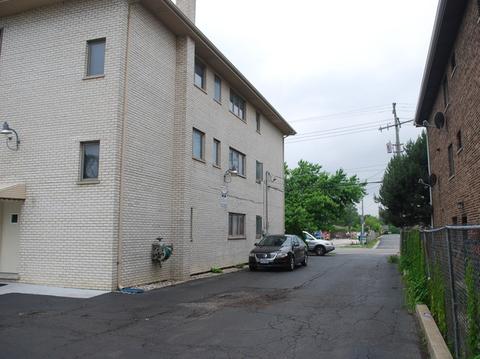 8265 S Roberts Rd, Bridgeview, IL 60455 photo 4
