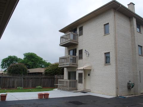 8265 S Roberts Rd, Bridgeview, IL 60455 photo 3