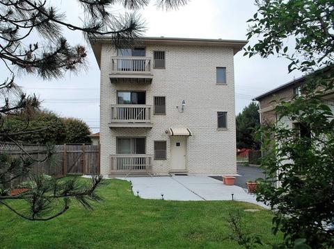 8265 S Roberts Rd, Bridgeview, IL 60455 photo 2
