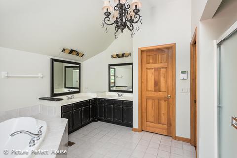 925 Burnham Ct, Aurora, IL 60502 photo 14