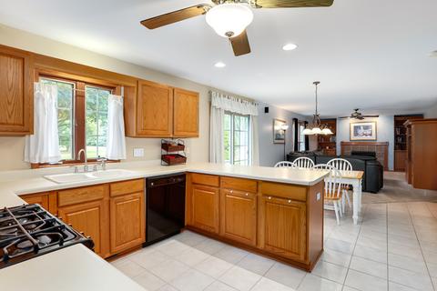 2145 Belvidere Line Dr, Elgin, IL 60123 photo 11