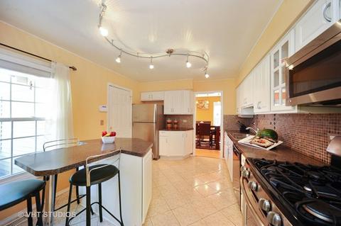1008 Willowbrook Dr, Wheeling, IL 60090 photo 4