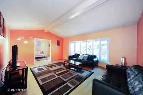 1008 Willowbrook Dr, Wheeling, IL 60090 photo 2