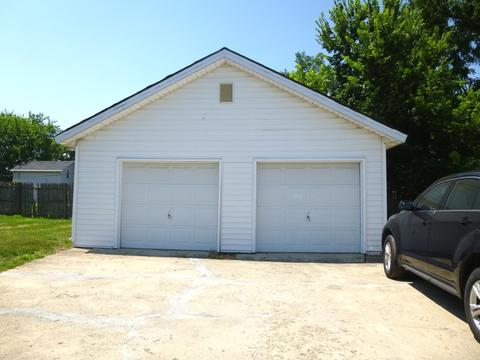210 N 4th St, Aurora, IL 60505 photo 2