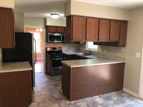 1315 Surrey Ln, Algonquin, IL 60102 photo 9