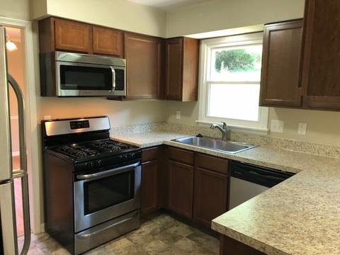1315 Surrey Ln, Algonquin, IL 60102 photo 7