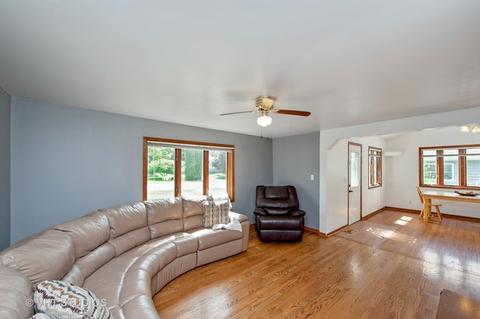 604 Garfield St, Harvard, IL 60033 photo 2