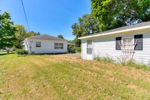 841 E Pells St, Paxton, IL 60957 photo 18