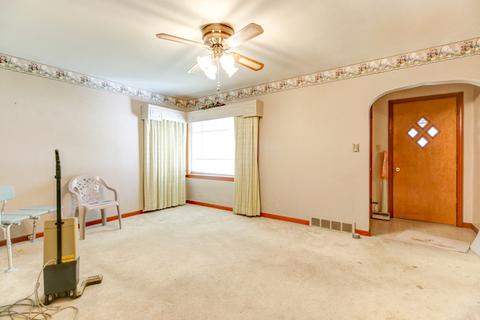 841 E Pells St, Paxton, IL 60957 photo 6