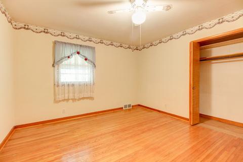841 E Pells St, Paxton, IL 60957 photo 9