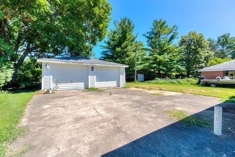 841 E Pells St, Paxton, IL 60957 photo 2