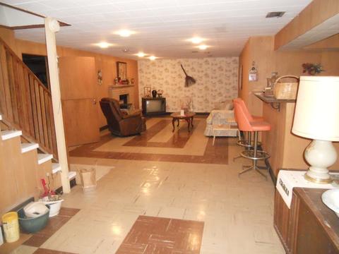 215 Walter Ct, Elgin, IL 60123 photo 10