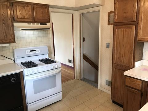 9037 Bartlett Ave, Brookfield, IL 60513 photo 12