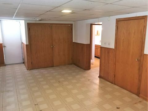 9037 Bartlett Ave, Brookfield, IL 60513 photo 17
