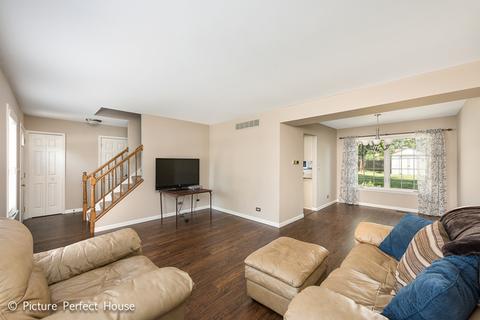 3012 Middlebury Ct E, Aurora, IL 60504 photo 2