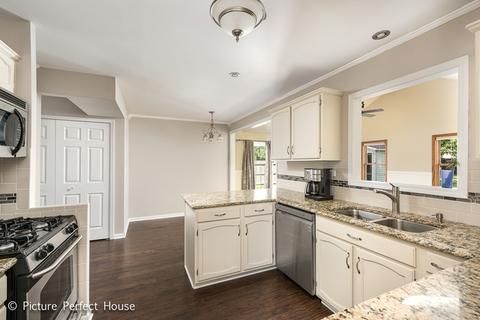 3012 Middlebury Ct E, Aurora, IL 60504 photo 7