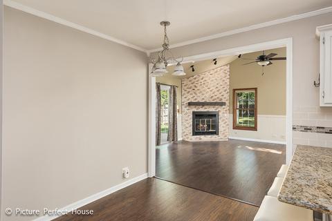 3012 Middlebury Ct E, Aurora, IL 60504 photo 9