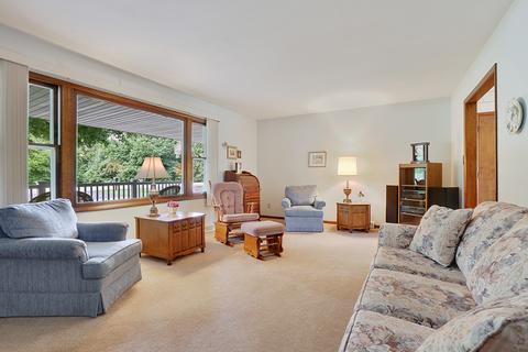 1022 E Division St, Lockport, IL 60441 photo 5