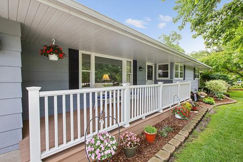 1022 E Division St, Lockport, IL 60441 photo 2