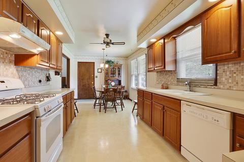 1022 E Division St, Lockport, IL 60441 photo 7