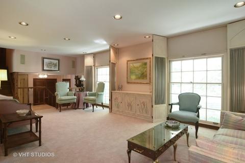 3128 Maple Leaf Dr, Glenview, IL 60026 photo 3