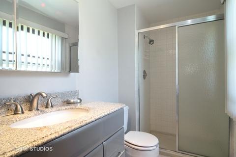 3128 Maple Leaf Dr, Glenview, IL 60026 photo 10
