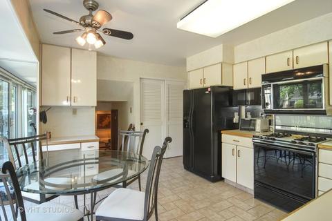 3128 Maple Leaf Dr, Glenview, IL 60026 photo 4