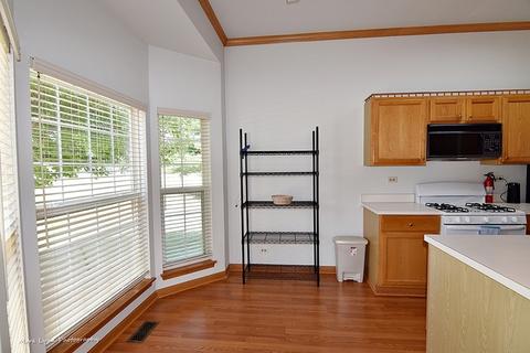101 Cold Spring Ct, Aurora, IL 60506 photo 8