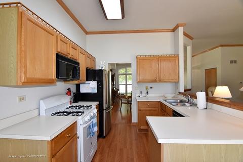 101 Cold Spring Ct, Aurora, IL 60506 photo 4