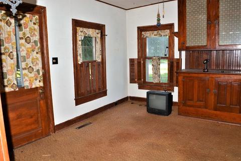 918 Jackson St, Pecatonica, IL 61063 photo 2