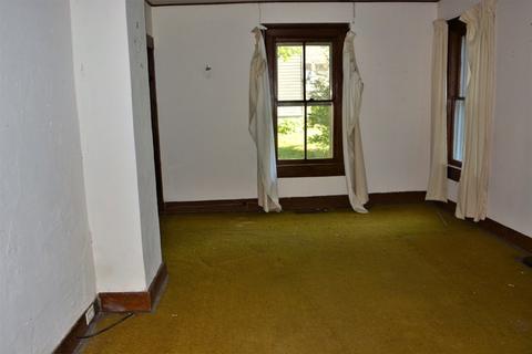 918 Jackson St, Pecatonica, IL 61063 photo 5