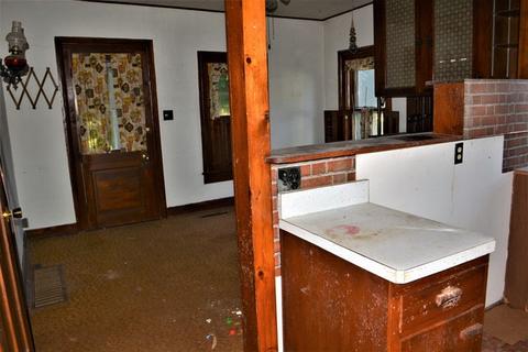 918 Jackson St, Pecatonica, IL 61063 photo 4