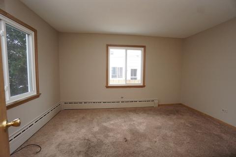 470 Ryerson Ave, Elgin, IL 60123 photo 8