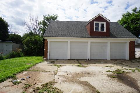 470 Ryerson Ave, Elgin, IL 60123 photo 2