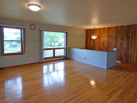 1320 Palm Dr, Wheeling, IL 60090 photo 6
