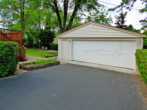1320 Palm Dr, Wheeling, IL 60090 photo 2