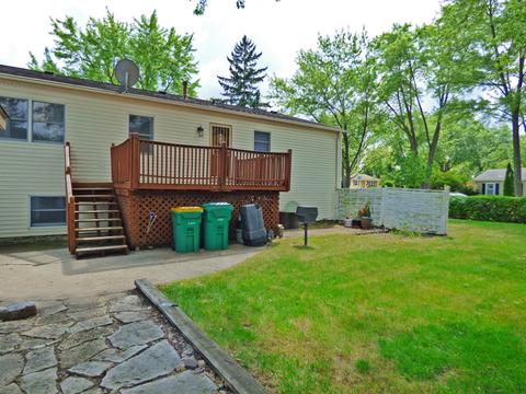 1320 Palm Dr, Wheeling, IL 60090 photo 3
