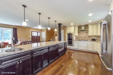 1714 Maya Ln, Mount Prospect, IL 60056 photo 4