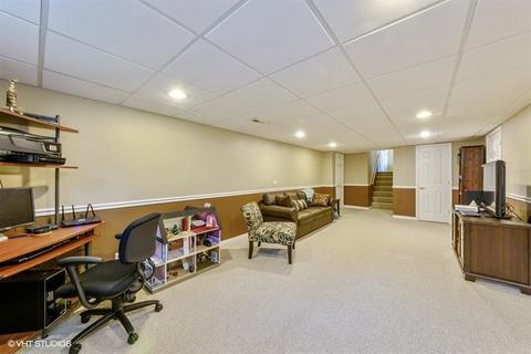 1714 Maya Ln, Mount Prospect, IL 60056 photo 17