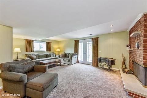 1714 Maya Ln, Mount Prospect, IL 60056 photo 8
