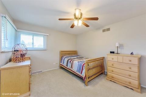 1714 Maya Ln, Mount Prospect, IL 60056 photo 12
